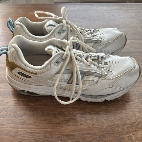 New Balance White and Light Blue Athletic Shoes - Picture 1 of 6